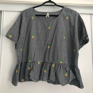Loose Crop-like Blouse with Pineapples